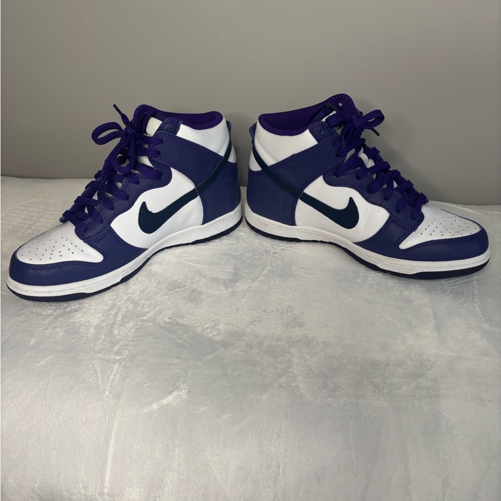 Dunk High Top Nike Youth Tennis Shoes, 6.5.